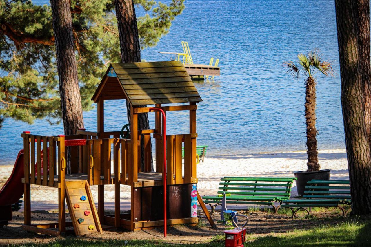 Jezerni Apartman S Terasou A Saunou V Lakepark Residence Doksy  Luaran gambar